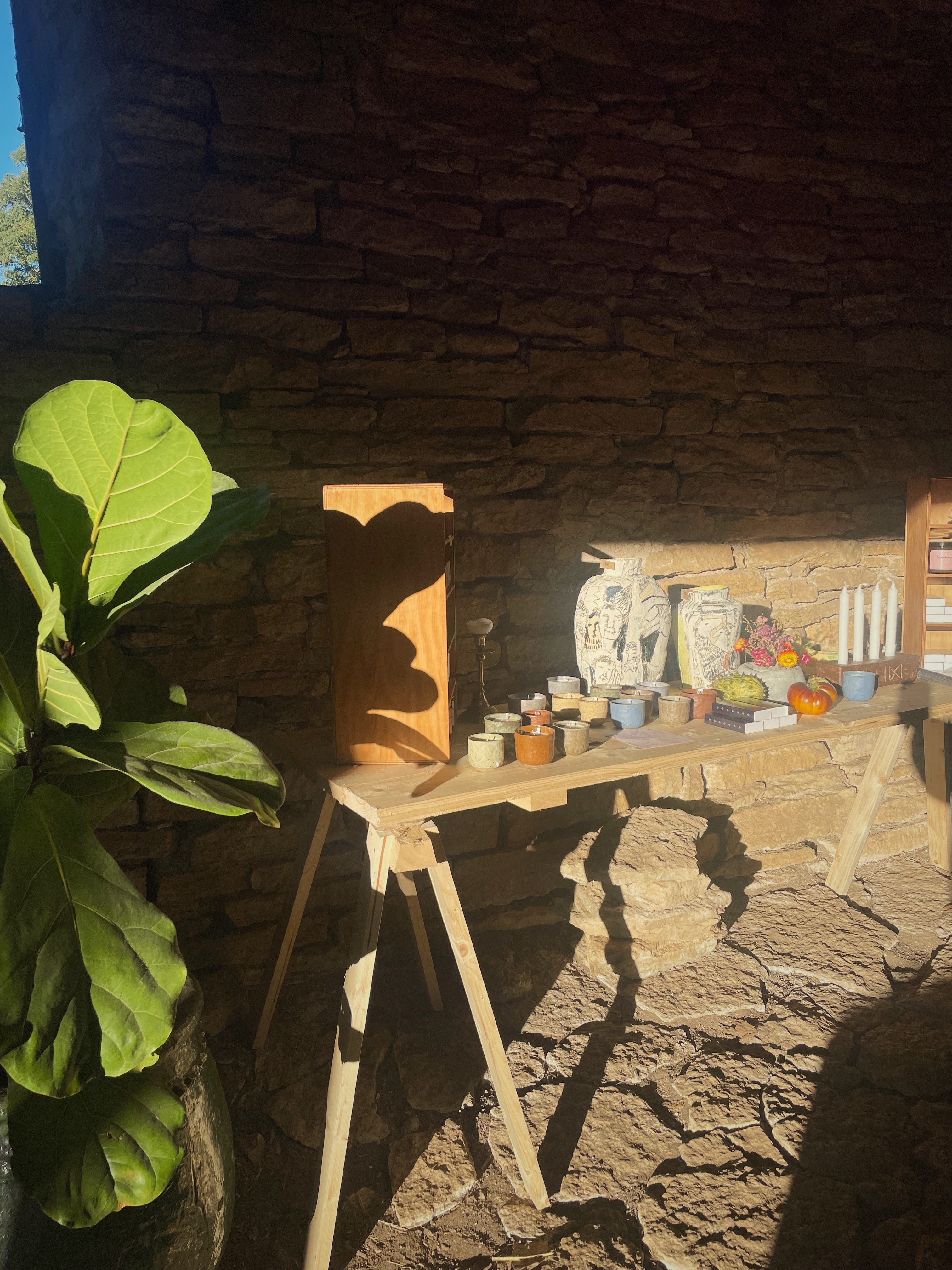 Lokal hantverksbutik på öland med keramik doftljus och konst